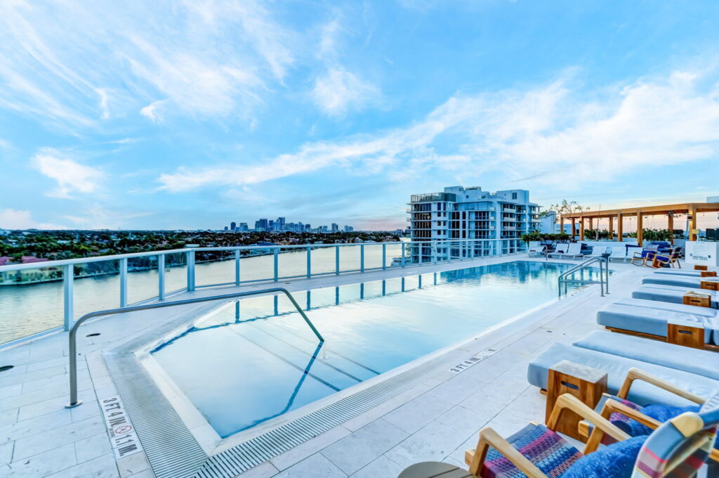 pool kimpton shorebreak tiffany house