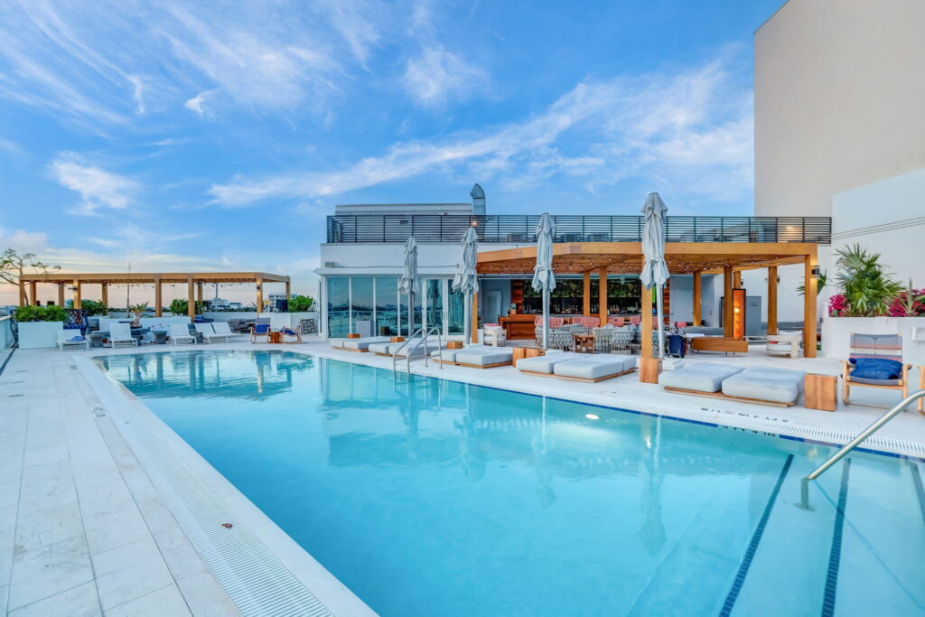 pool kimpton shorebreak tiffany house